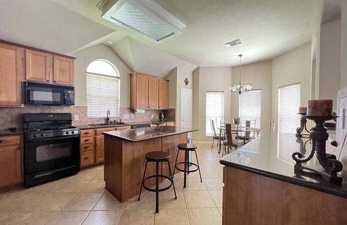 Spring House | Spacious Suburban Retreat in the Woodlands Area