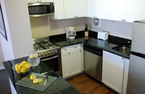 Logan Square Hotel | Spacious Suite with Kitchen | City Views | Swimming Pool | Pet-Friendly