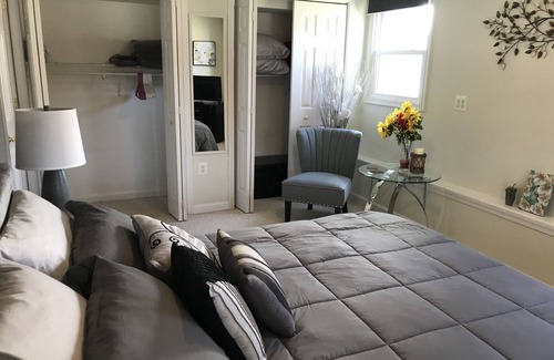 Claremont House | Spacious suite with private patio, minutes from DC/DCA