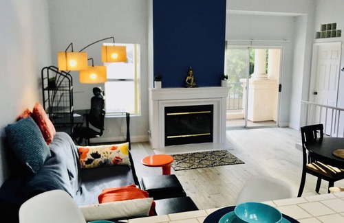 University City House | Spacious & Sunny Luxurious Townhouse La Jolla UTC