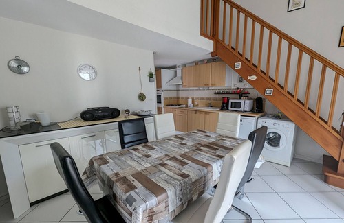 Port-la-Nouvelle Villa | Spacious T3 Villa with Garden, 900m to Beach, Parking, Pet-Friendly, Sleeps 6