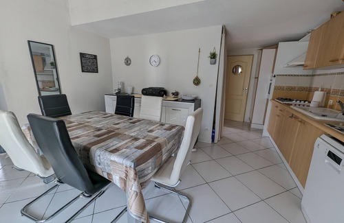 Port-la-Nouvelle Villa | Spacious T3 Villa with Garden, 900m to Beach, Parking, Pet-Friendly, Sleeps 6