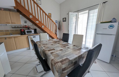 Port-la-Nouvelle Villa | Spacious T3 Villa with Garden, 900m to Beach, Parking, Pet-Friendly, Sleeps 6