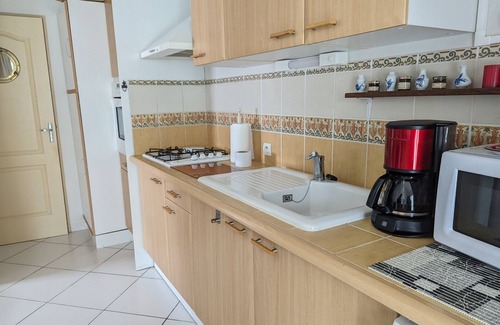Port-la-Nouvelle Villa | Spacious T3 Villa with Garden, 900m to Beach, Parking, Pet-Friendly, Sleeps 6