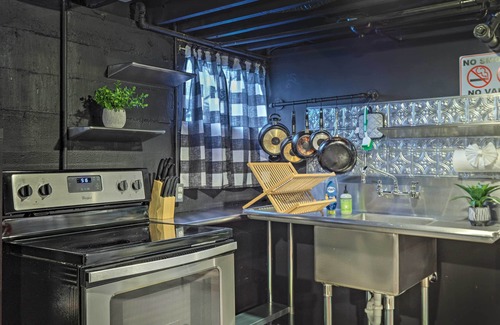 South End Apartment | Spacious Tacoma Hideaway w/ Game Room & Patio