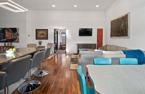 Rapid City House | Spacious, tall ceilings, open fl plan, Hot tub, patio dining, & shopping closeby