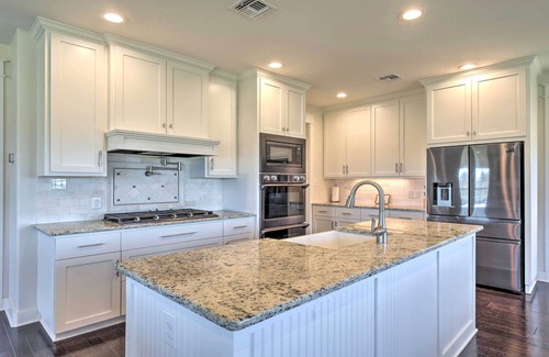 Yorktown House | Spacious Texas Getaway w/Fire Pit & Pond!