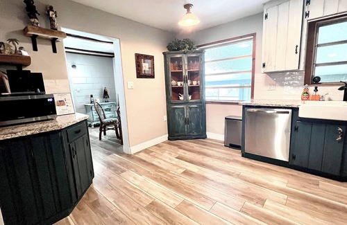 Mount Dora House | Spacious "The Lodge" 3 bed 2 bath w/Pool and plenty of Boat or RV parking!