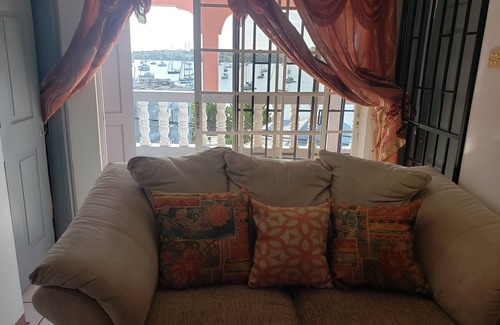 Lance aux Epines House | Spacious three bedroom apartment overlooking the beach