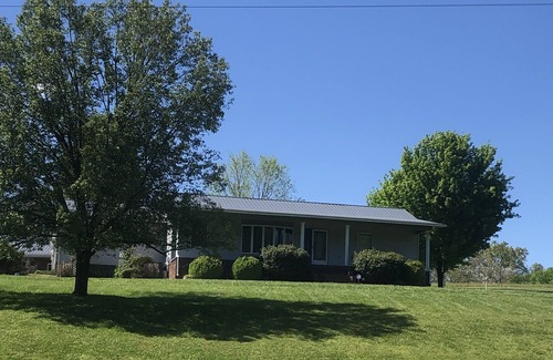 Mohawk Cottage | Spacious Three Bedroom Cottage in the country