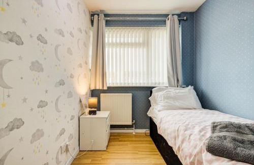 Tilbury Villa | Spacious Tilbury Home - Perfect for Contractors, Families, Groups