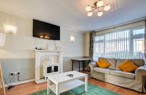 Tilbury Villa | Spacious Tilbury Home - Perfect for Contractors, Families, Groups