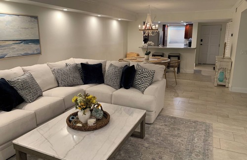 Indian Shores Condo | Spacious Top-Floor Condo w/beach access & Intracoastal Views