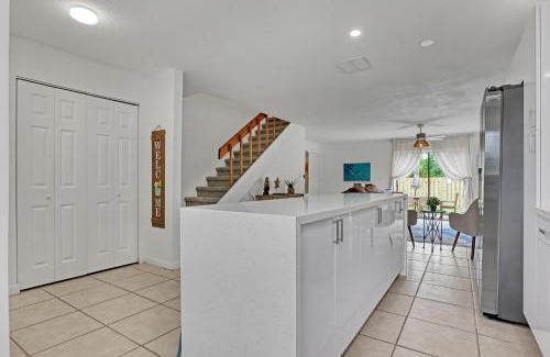 Cocoa Beach House | Spacious Townhome 5 Mins Walk to Beach