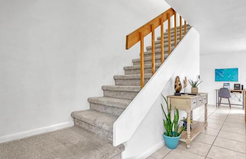 Cocoa Beach House | Spacious Townhome 5 Mins Walk to Beach