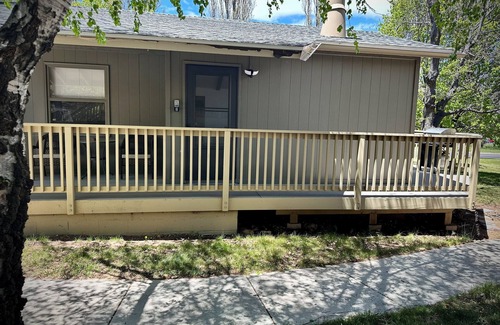 Flagstaff House | Spacious townhome w/AC and large wrap around deck in Continental Country Club!