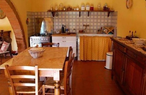 Palaia House | Spacious Tuscan Villa Retreat