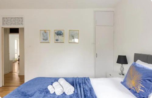 Queenstown Apartment | Spacious Two Bedroom Apartment in Battersea, Free Parking