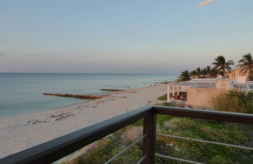 Chelem House | Spacious two-story home on the Gulf of Mexico near Merida
