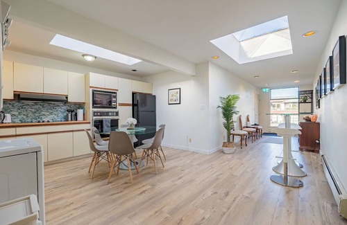 Horseshoe Bay Apartment | Spacious Unit In The Heart of Horseshoe Bay