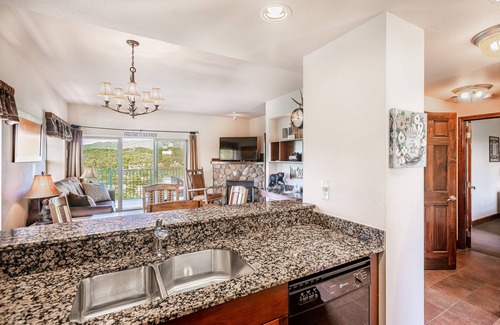 Pigeon Forge Condo | Spacious Unit w/Beautiful Sunset Mountain Views Wraparound Balcony 4005