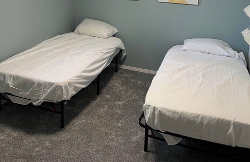 Ashley House | Spacious updated and modern home sleeps 13+