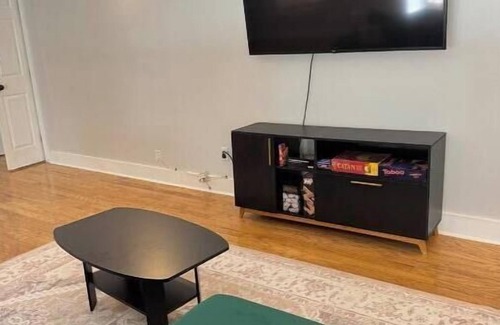 Central Carrollton Association House | Spacious uptown home with private yard
