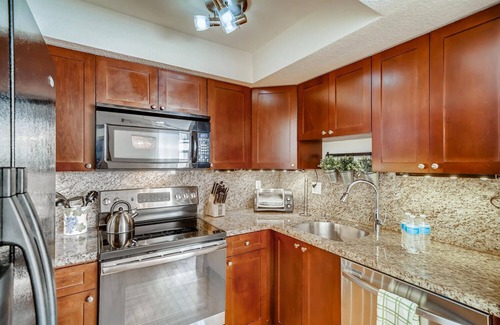 Lauderdale-by-the-Sea Condo | Spacious and Charming 2 level beach condo