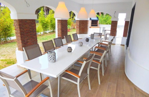 Cabo Roche House | Spacious Villa Australia in Roche for 14 people with pool close to the beach