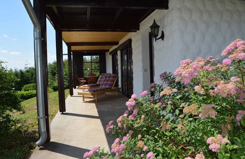 Renholding Apartment | Spacious vacation home for 1-6 people with garden and sunbathing lawn