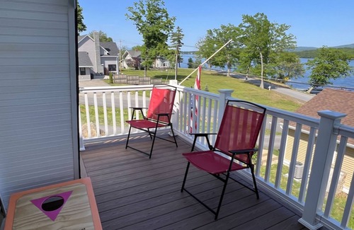Laconia House | Spacious vacation spot on Lake Winnisquam! Sleep up to 8