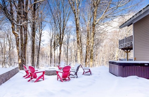 Killington House | Spacious Vermont Getaway 7 BR/4.5 BA - Close to Skiing - Biking - Golf - Hiking