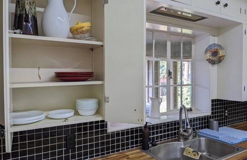 Vernon House | Spacious Vernon Estate: Large Pool, Covered Deck/BBQ grill, One of a Kind