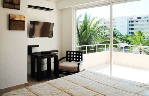 Puente del Mar Villa | Spacious Villa with ocean view and beach access through exclusive beach club.