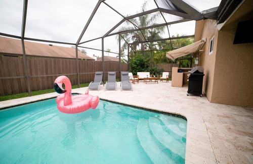 Ludlam Villa | 🏖Spacious Villa 🌴 4-Bedroom with Heated Pool 🤩🔥