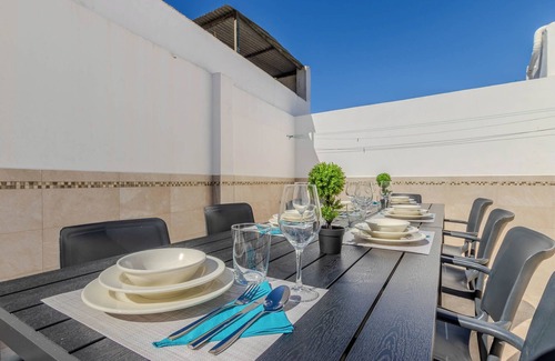 Churriana Ski Chalet | Spacious villa 5 min from the airport. Ideal for families and large groups