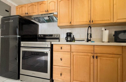 Pompano Beach Villa | Spacious Villa #8 4-Minute Walk Beach