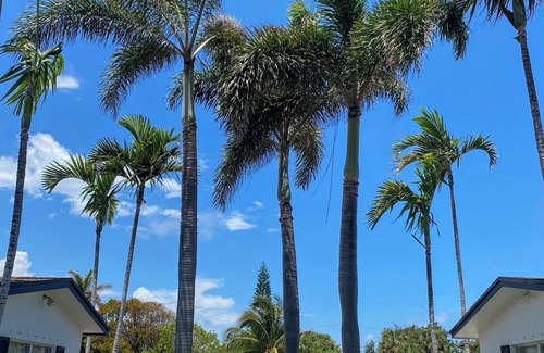 Pompano Beach Villa | Spacious Villa #8 4-Minute Walk Beach