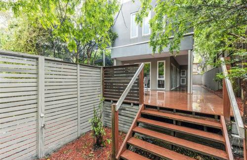 Canterbury House | Spacious Villa Holiday Staycation in Canterbury East of Melbourne