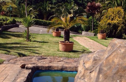 Santo da Serra House | Spacious Villa. Ideal for a Relaxing Holiday. Disinfection Measures in place.