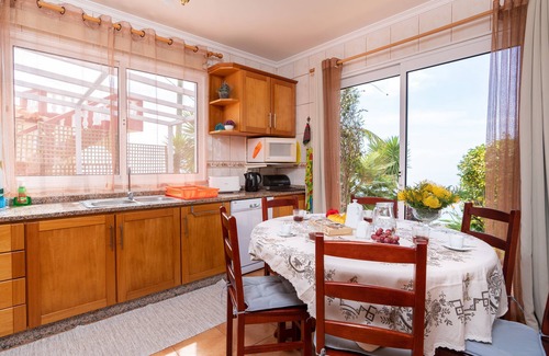 Prazeres House | Spacious Villa in a Beautiful Village with Pool, BBQ and Seaviews