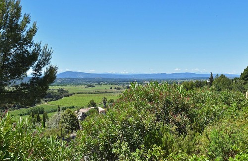 Beaufort Villa | Spacious Villa in Beaufort with Pool
