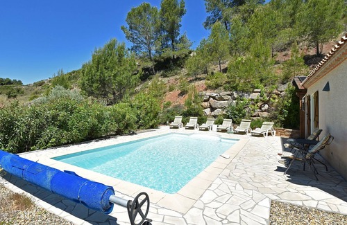 Beaufort Villa | Spacious Villa in Beaufort with Pool
