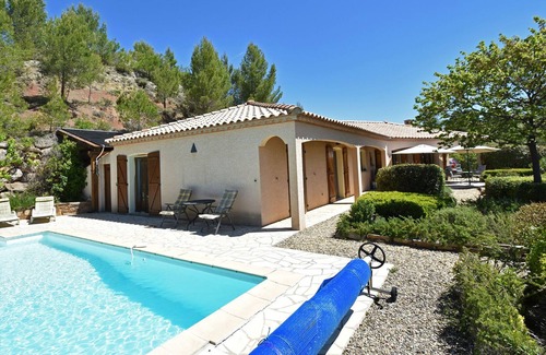 Beaufort Villa | Spacious Villa in Beaufort with Pool