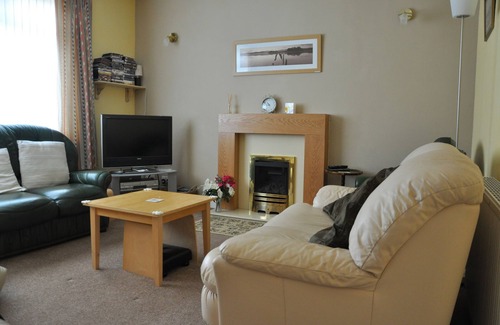 Largs Villa | Spacious Villa in Largs, North Ayrshire Coast.Ideal for families. Pets considere