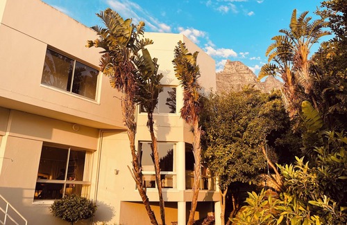 Camps Bay House | Spacious villa in perfect location!