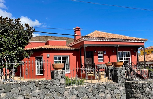 Arona Villa | Spacious Villa in Quiet Location Close to Resorts