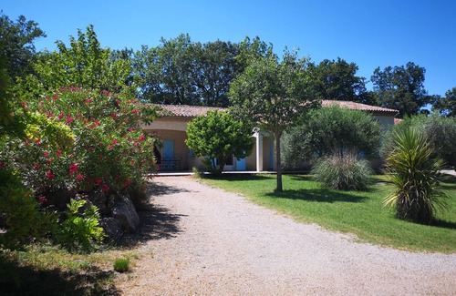 Montmeyan House | Spacious villa near Gorges du Verdon and Cote D'Azur with private heated pool
