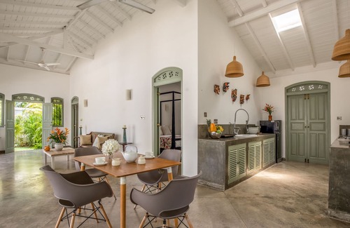 Ahangama Villa | Spacious Villa Near The Ahangama Surf Break & Pool