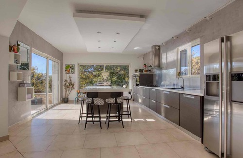 Cabris House | Spacious villa, quiet location, swimming pool, large garden, air conditioning, alarm